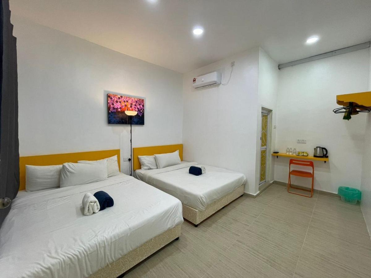 The Serai Cottage Transit Hotel Kampong Gong Badak Bagian luar foto