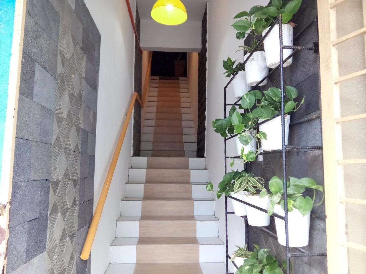 The Serai Cottage Transit Hotel Kampong Gong Badak Bagian luar foto