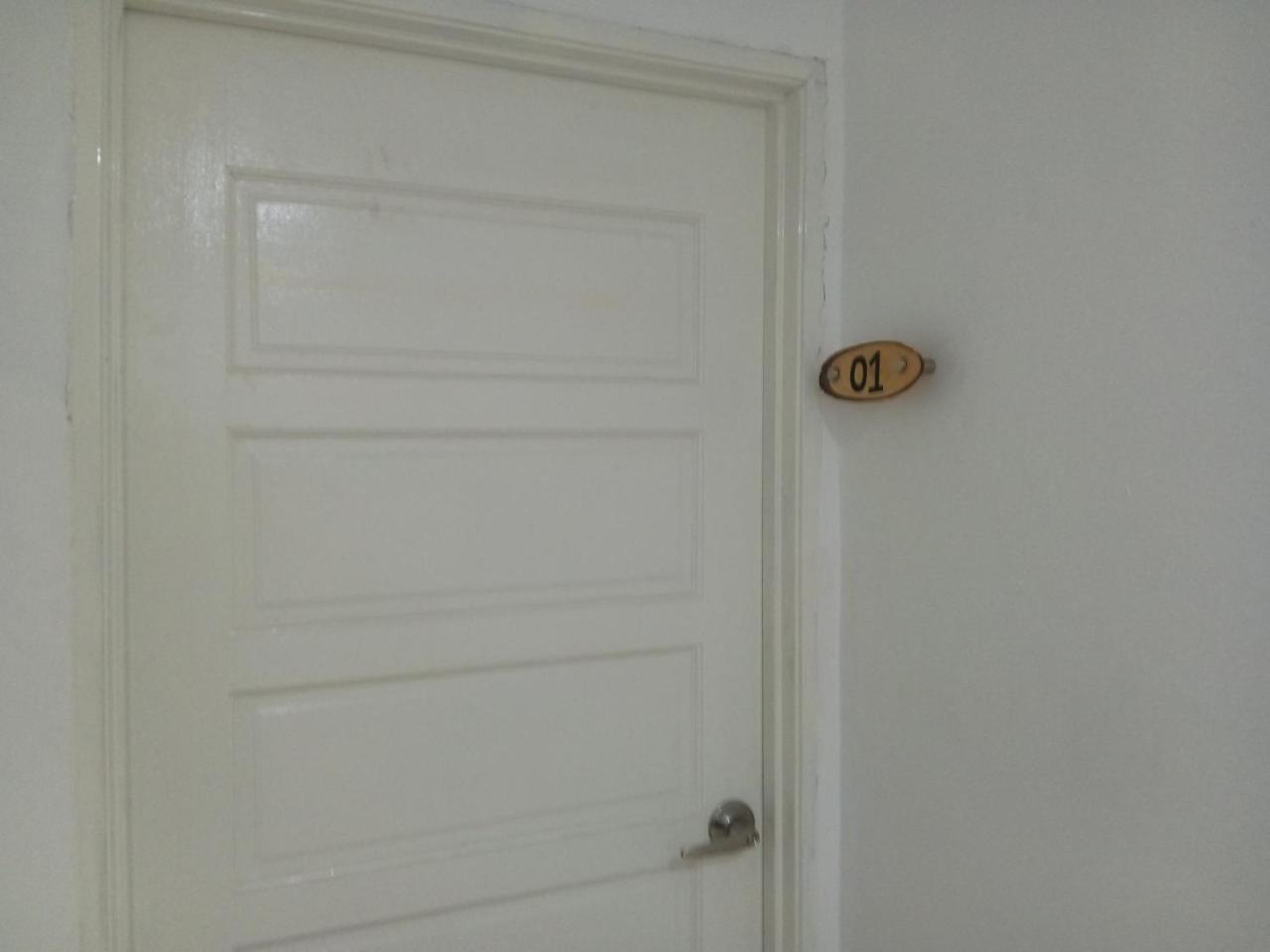 The Serai Cottage Transit Hotel Kampong Gong Badak Bagian luar foto