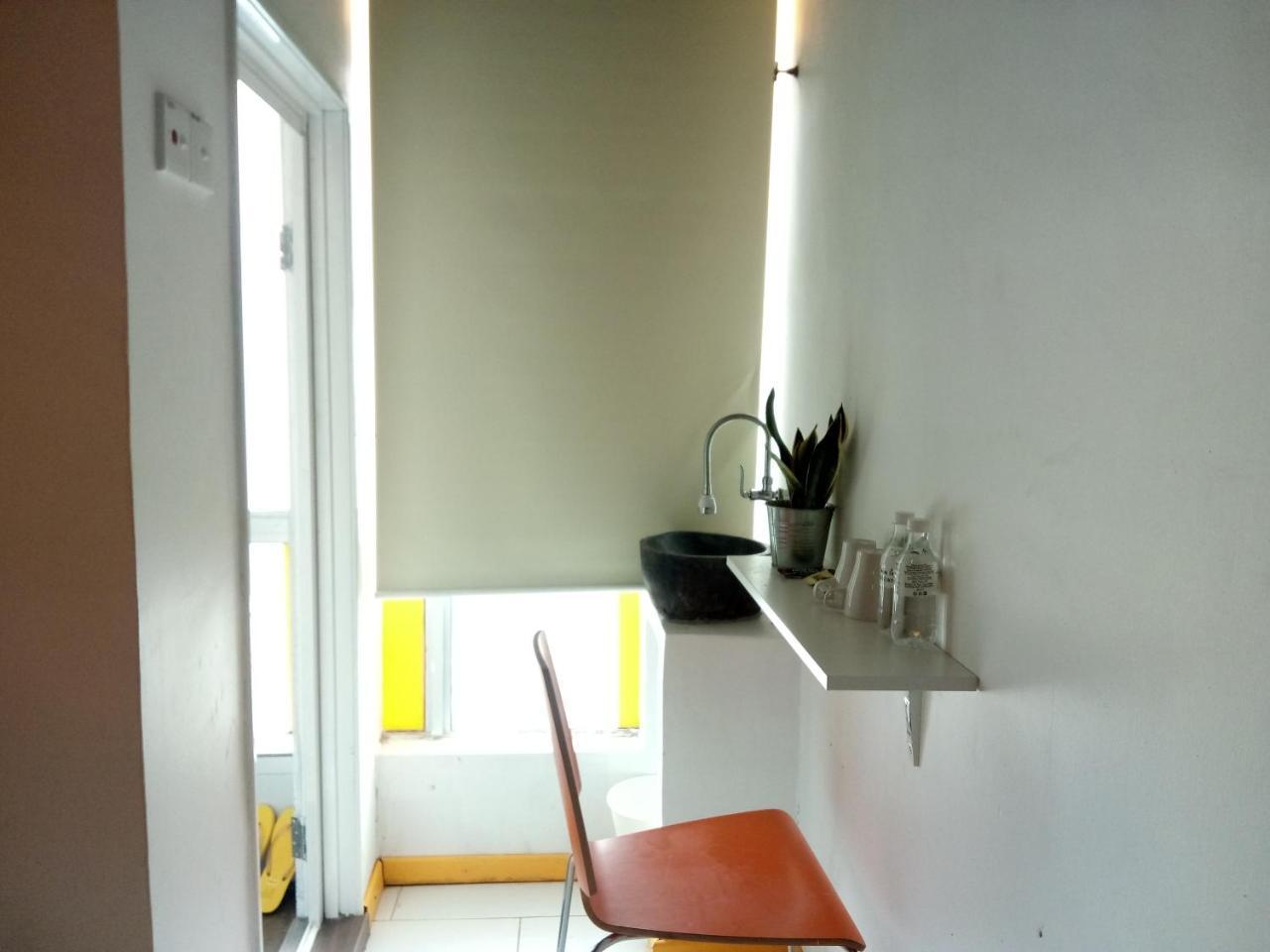 The Serai Cottage Transit Hotel Kampong Gong Badak Bagian luar foto