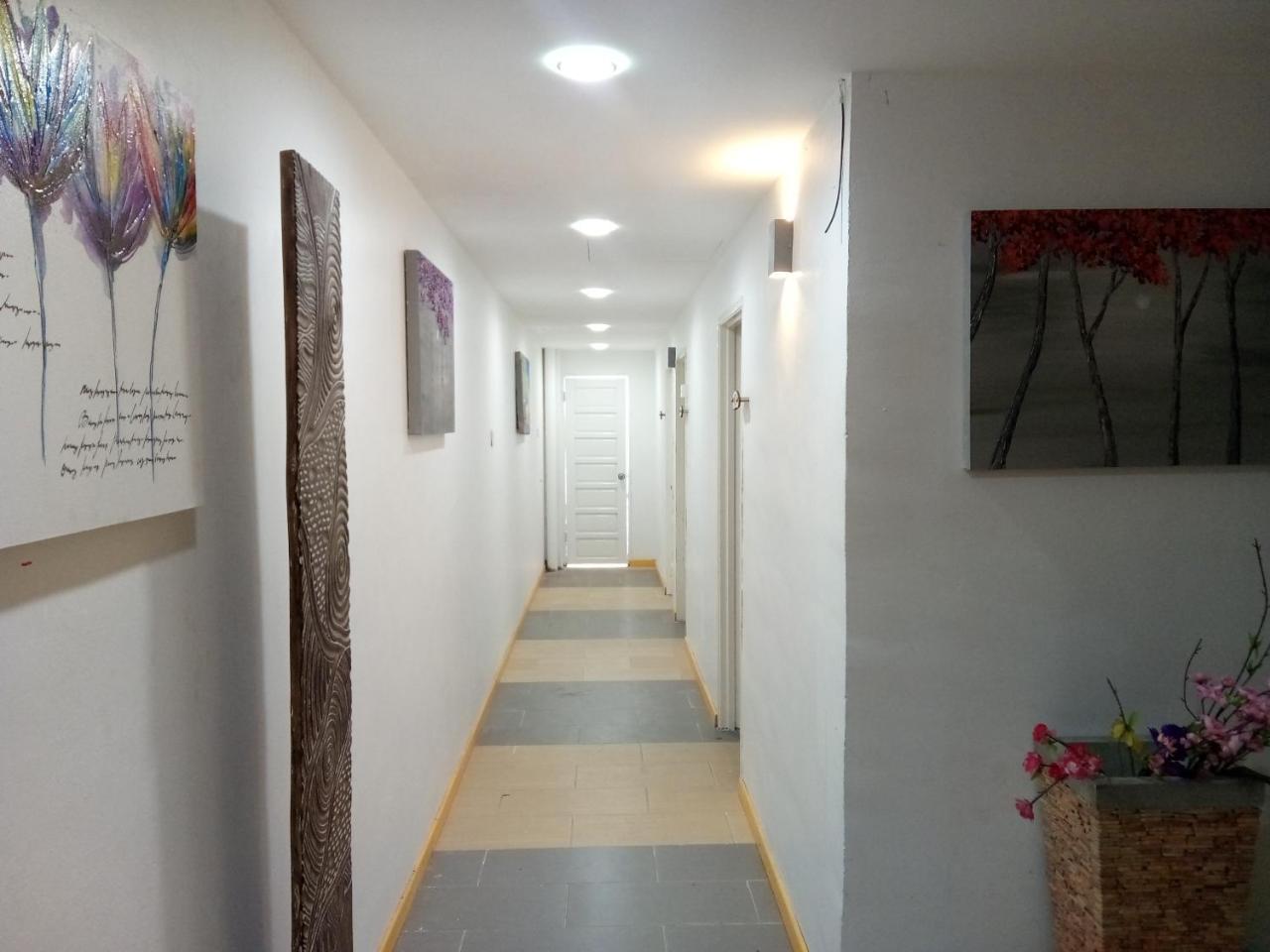 The Serai Cottage Transit Hotel Kampong Gong Badak Bagian luar foto